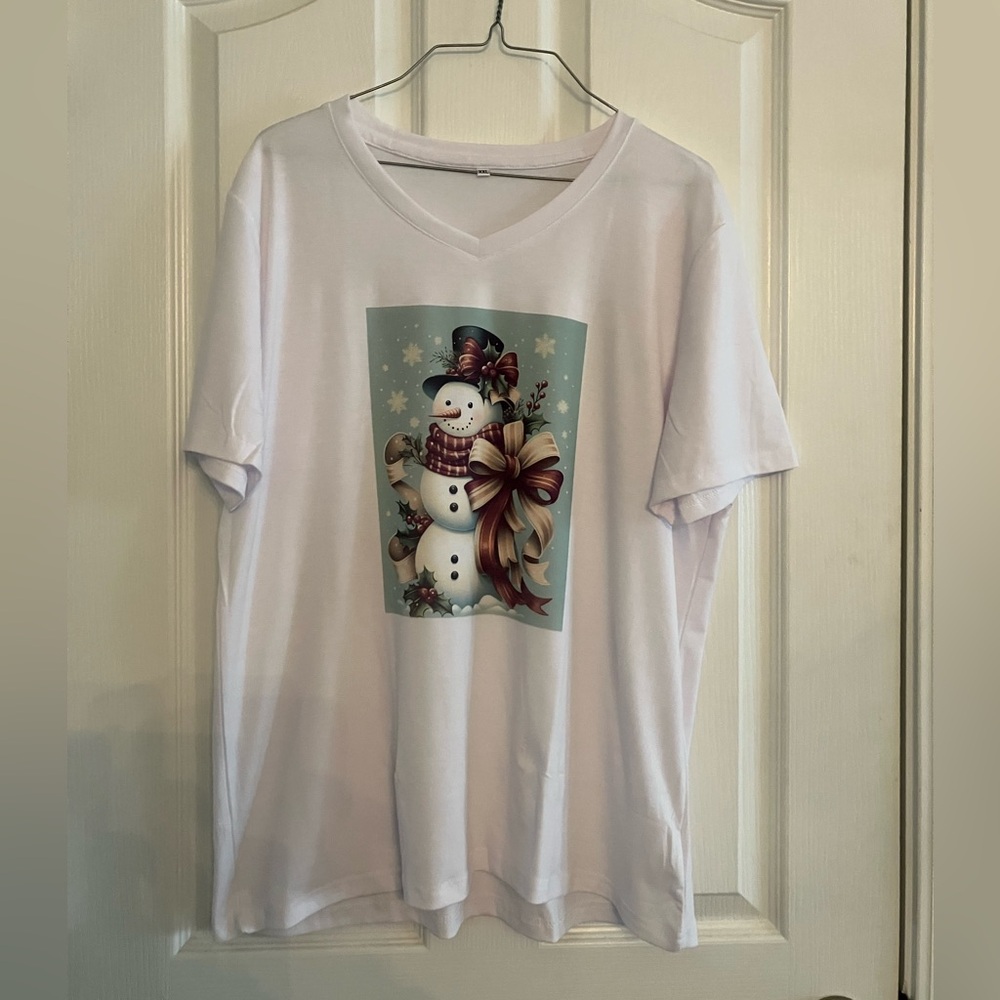 ☃️ Very Festive Woman’s Snowman Tee Shirt ☃️